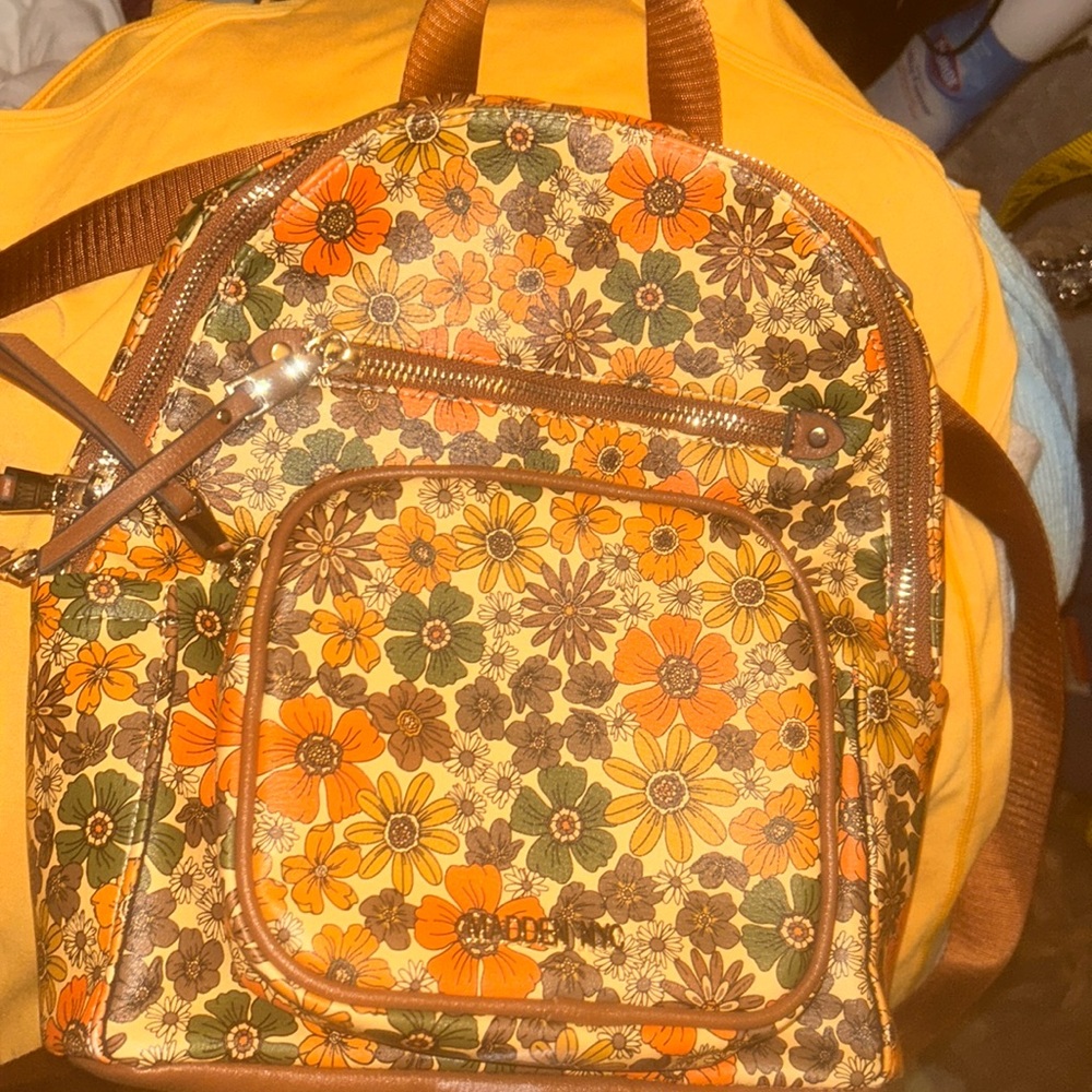 WOW!!! FINAL MARKDOWN Steve Madden Retro Flower power Backpack Faux Leather New*